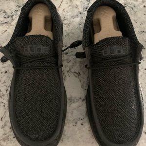 Only worn a few times black men heydudes size 9